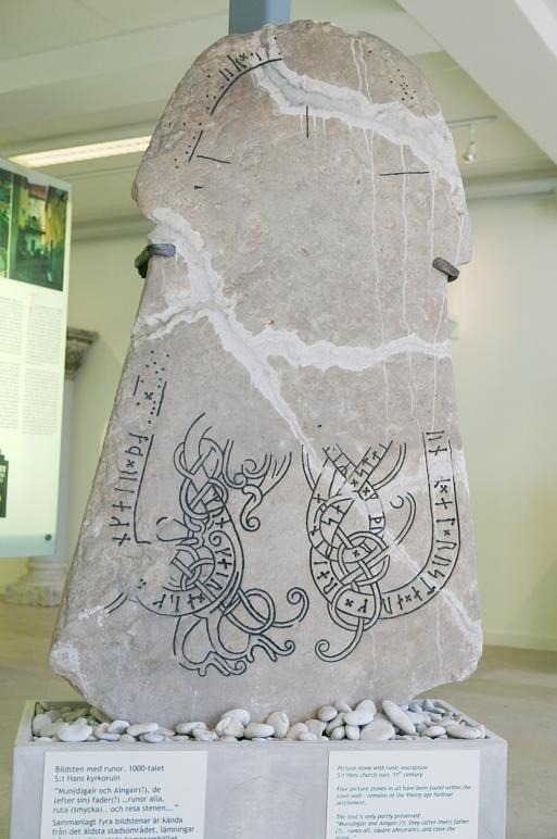 Runes written on runsten i bildstensform. Date: V 1000-1150